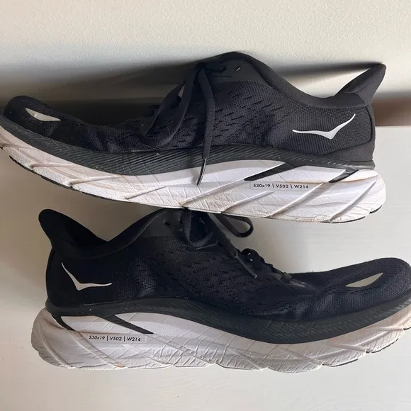 HOKA Rincon 8 women’s running shoes size 10 B black and white good condition
