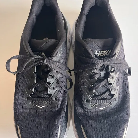 HOKA Rincon 8 women’s running shoes size 10 B black and white good condition