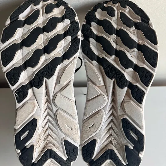 HOKA Rincon 8 women’s running shoes size 10 B black and white good condition
