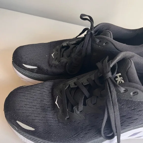 HOKA Rincon 8 women’s running shoes size 10 B black and white good condition