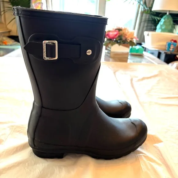 Hunter original boots short insulated waterproof black SZ 7 Worn Once