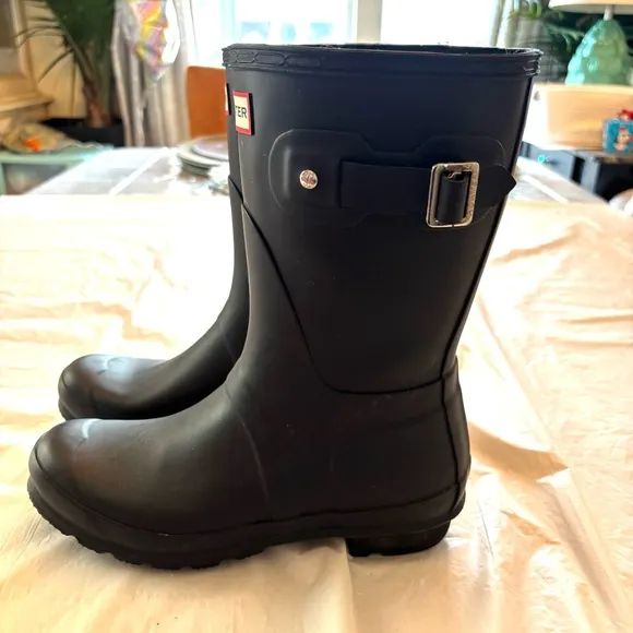 Hunter original boots short insulated waterproof black SZ 7 Worn Once