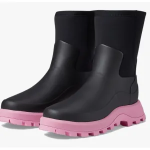 HUNTER Women's City Explorer Short Rain Boots, black/pink fizz, size 5–NWT