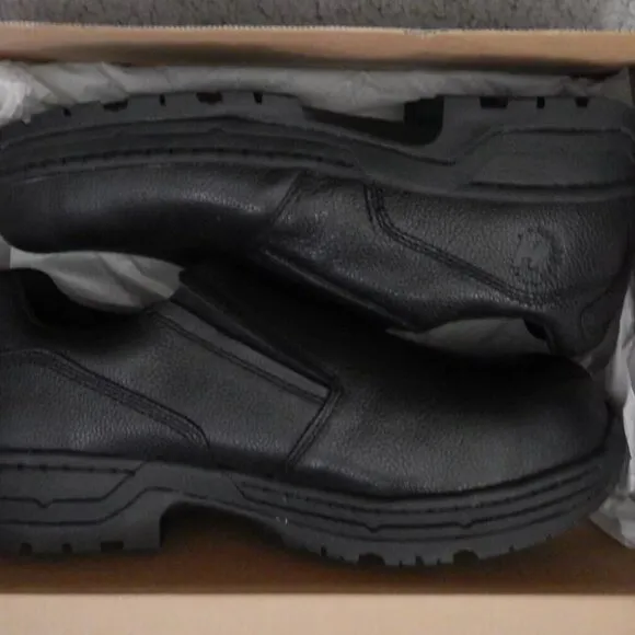 *Hytest** 11 FootRests XT Stealth Nano Toe Slip On Safety Shoes Black K20020