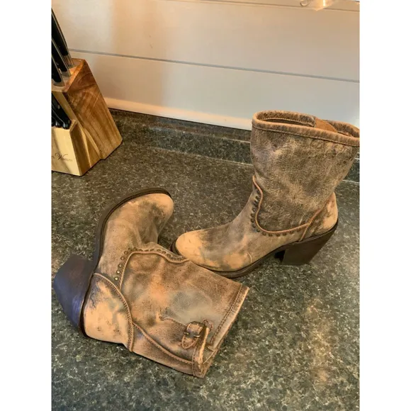 Independent Boot Company Aged Ankle Boots