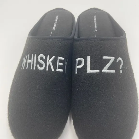 INTENTIONALLY BLANK WHISKEY PLZ? SIZE EU 44/USA MENS 10.5/11 Felt Slippers