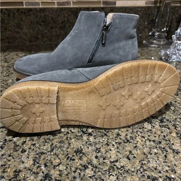 Italeau handmade in Italy Foliana waterproof ankle boots