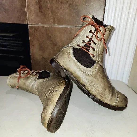 JAFA Gray Tan Leather Laces Detail Well Loved Distressed Zip Close Ankle Boots 6