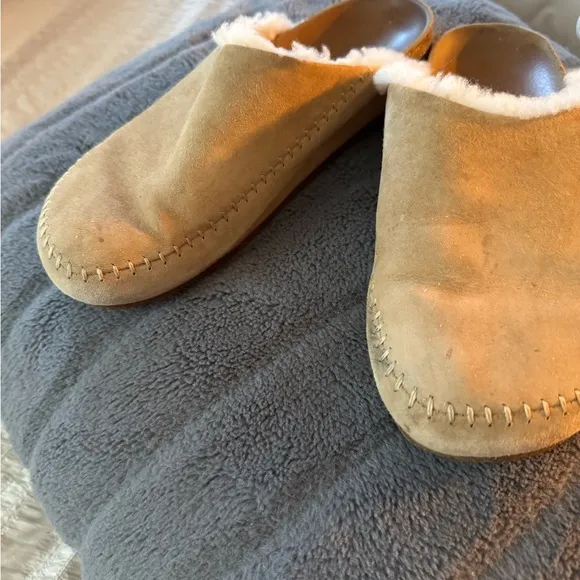 Jenny Kayne shearling moc-clog…. Super cute and comfy!!
