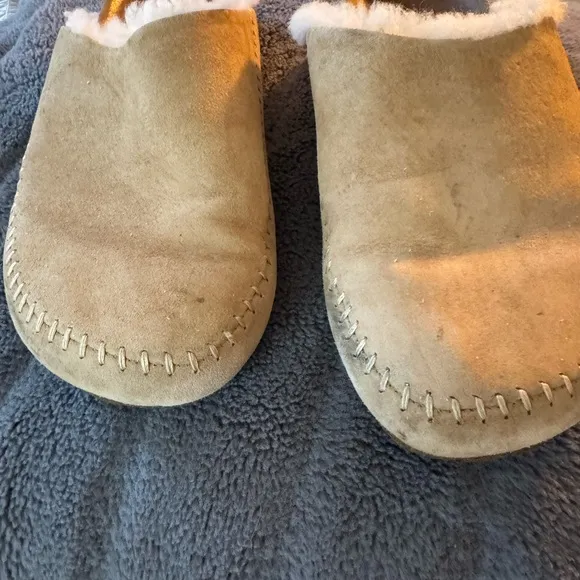 Jenny Kayne shearling moc-clog…. Super cute and comfy!!
