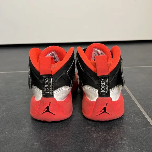 Jordan boys Preschool Air Jordan JUMPMAN TWO TREY PS 'WHITE GYM RED' size 12c