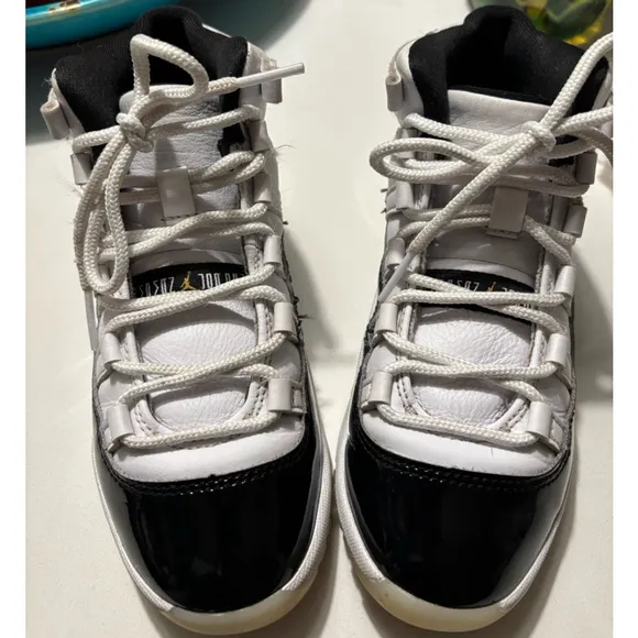 Jordan Boys' Shoes Sneakers 1Y White Black