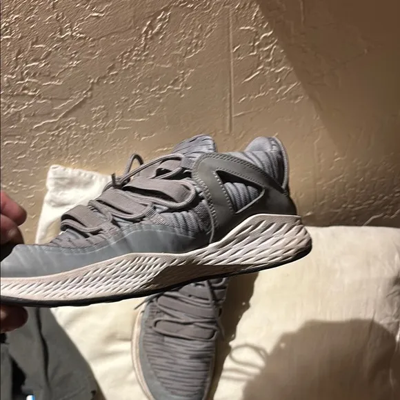 Jordan Gray Cross Trainer Formula 23