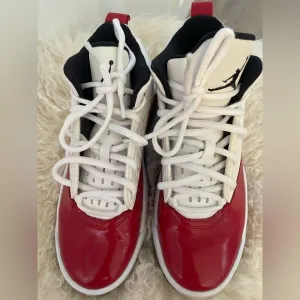 Jordan Shoes Jordan Maxin 200 'White Gym Red”