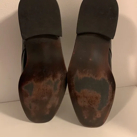 Jos A Bank Patent leather dress shoe. Gently used. Beautifully polished