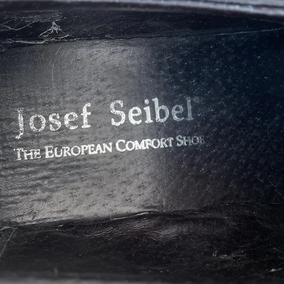 Josef Seibel Black Leather Healed Buckled Shoes sz 9.5 Comfy Corp Core Emo