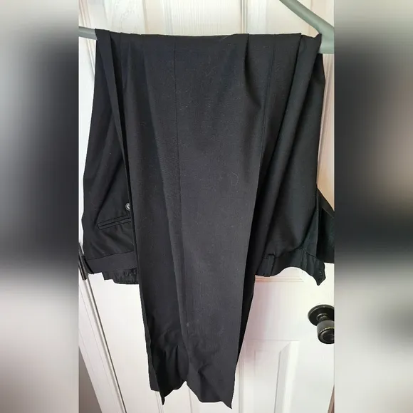 Joseph &amp; Feiss Mens 3 Pc Suit. Includes Jacket, Vest, Slacks, Dress Shirt.