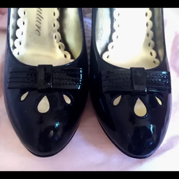 Juicy Couture Savannah Black Patent Leather Pump sz.6.5