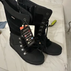 KAMIK women’s boots waterproof 🥾