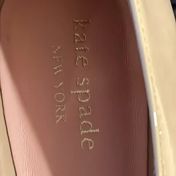 Kate Spade New York Kylah Nude Patent leather vero curio block Heel Shoe 9M