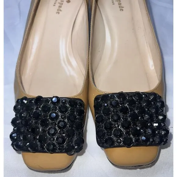 Kate Spade New York Shoes Size 6.5 Tan Patent Block Heel Pump Black Jeweled Toe