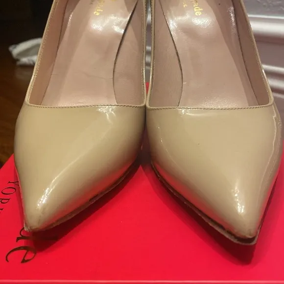 Kate Spade Powder Patent Licorice Pump Size 8.5
