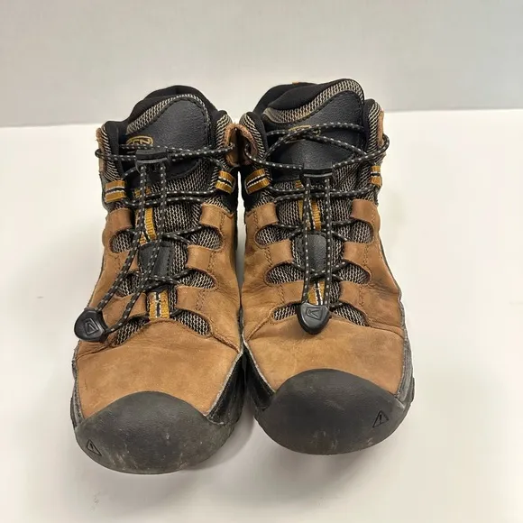 KEEN Targhee Mid Waterproof Hiking Boots for Kids Size 4.0