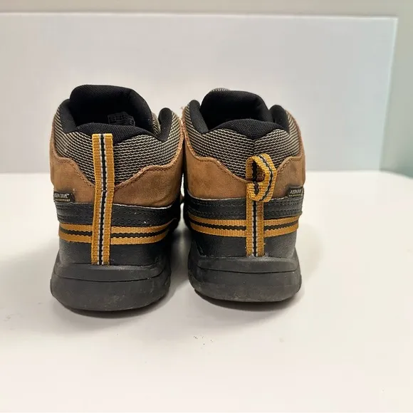 KEEN Targhee Mid Waterproof Hiking Boots for Kids Size 4.0