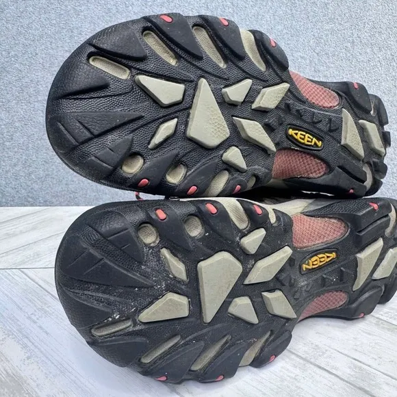 Keen Voyageur Men's Size 8.5 Mid Hiking Boots Brown‎ Leather Performance Boots