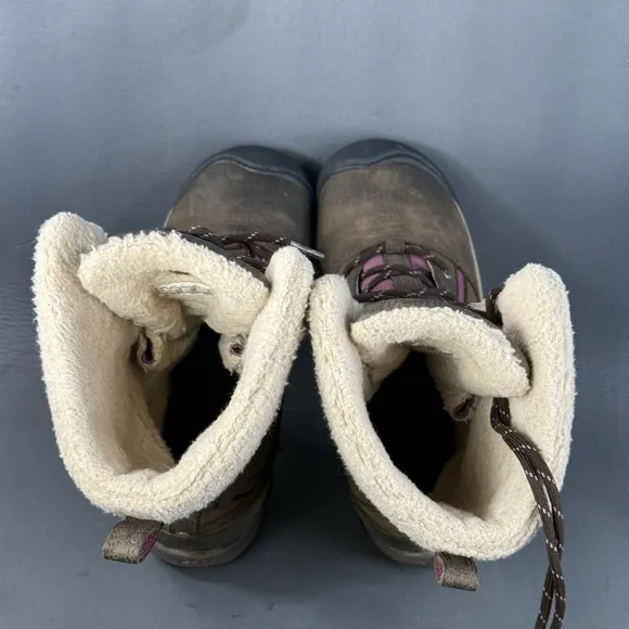 Keen Women's Black Hoodoo High Lace Up Waterproof boots size 8.5
