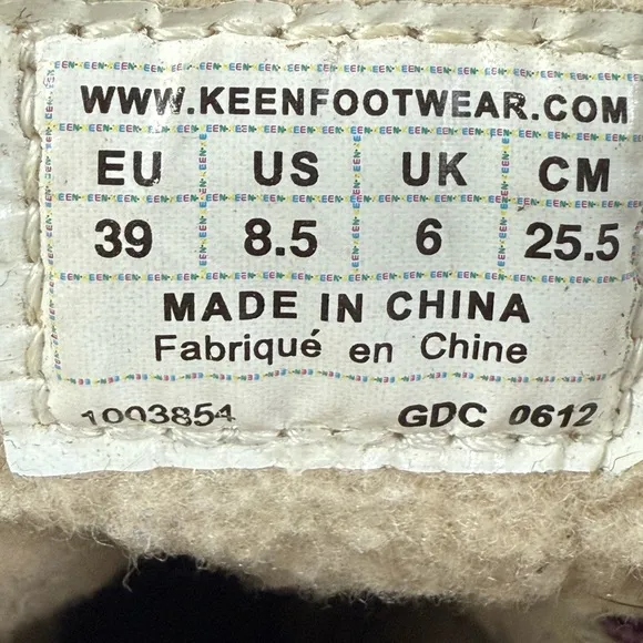 Keen Women's Black Hoodoo High Lace Up Waterproof boots size 8.5