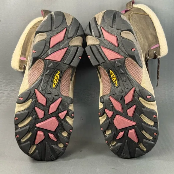 Keen Women's Black Hoodoo High Lace Up Waterproof boots size 8.5