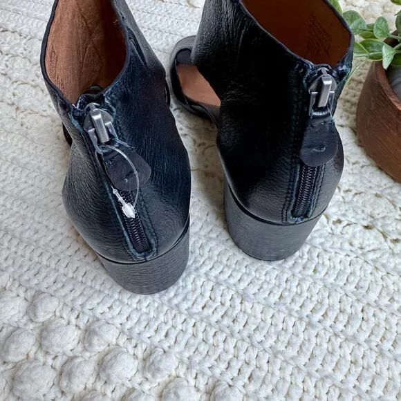 KENNETH COLE GENTLE SOULS NEW Women's 9.5 Roan Leather Heeled Sandal Shoes Black