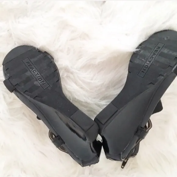 Kenneth Cole Reaction Black Patent Leather Wedges Size 8