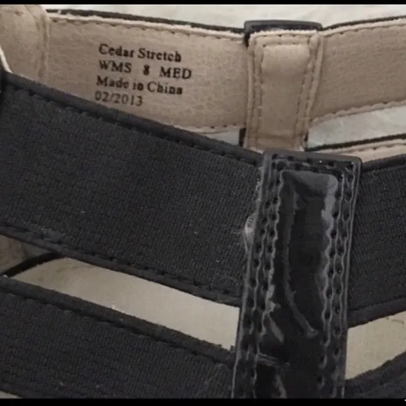 Kenneth Cole Reaction Black Patent Leather Wedges Size 8