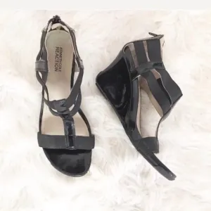 Kenneth Cole Reaction Black Patent Leather Wedges Size 8