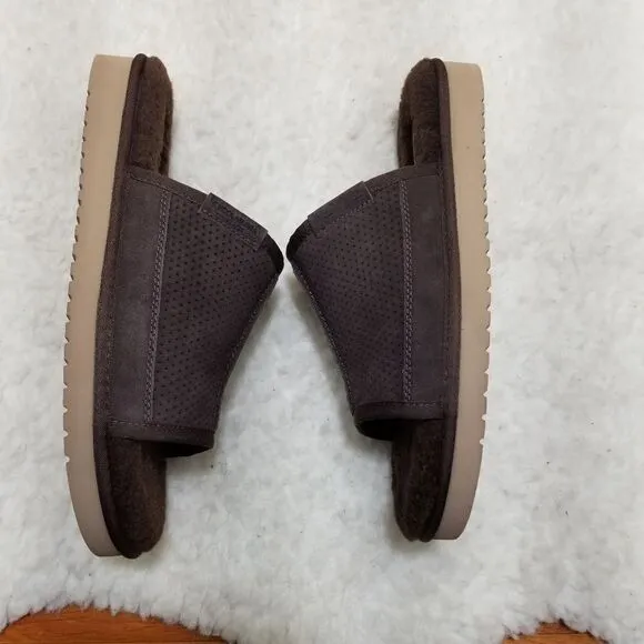 KOOLABURRA by UGG Dawsen Men's Slippers in Chocolate Brown