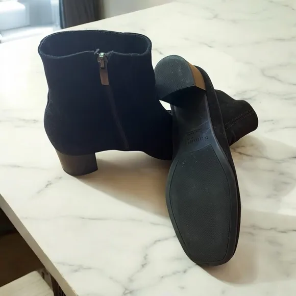 La Canadienne Women’s Waterproof Suede Bootie