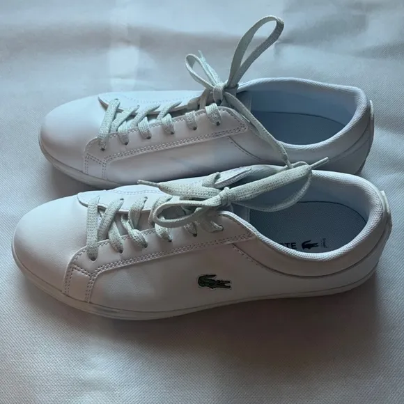 Lacoste Women's Straightset Leather White Leather Sneakers Silver Lace Comfort