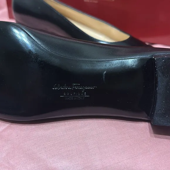 Ladies brand new authentic Salvatore Ferragamo shoes 8 1/2  4A