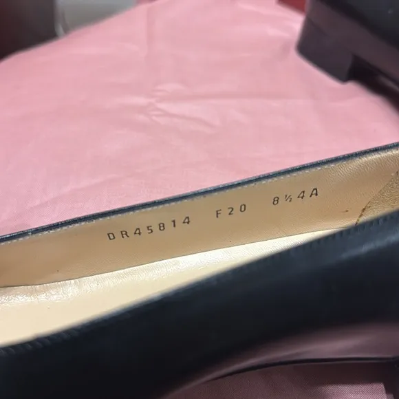 Ladies brand new authentic Salvatore Ferragamo shoes 8 1/2  4A