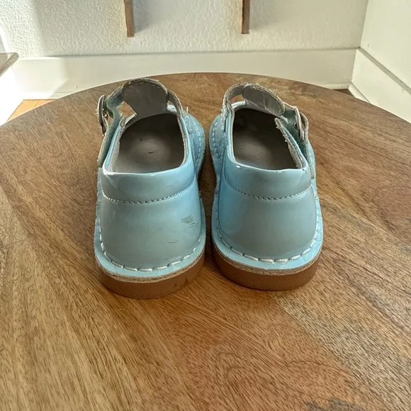 L'Amour Baby Blue Patent Leather Mary Jane’s toddler sz: 7
