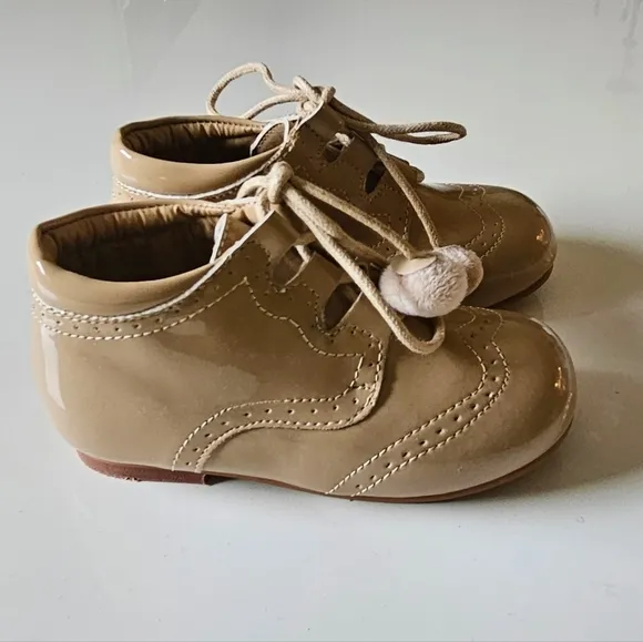 Leather patent shoes size 9