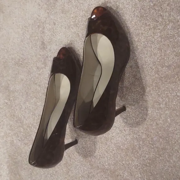 Leopard, tortoise brown patent shoes, banana Republic peep toe heel shoes, 10