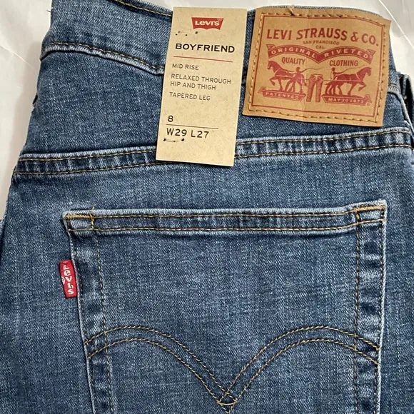 LEVI’S Boyfriend Mid-Rise Jeans NWT Sz 8/ 29