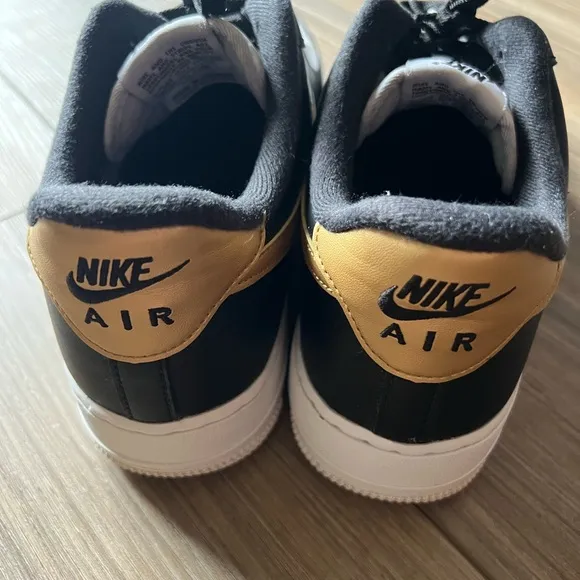 LIKE NEW AIR FORCE 1 '07 'BLACK GOLD'
