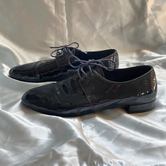 Like New Prada Patent Leather Jazz-style Shoes
