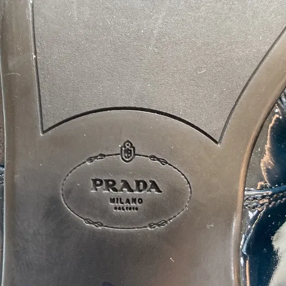 Like New Prada Patent Leather Jazz-style Shoes