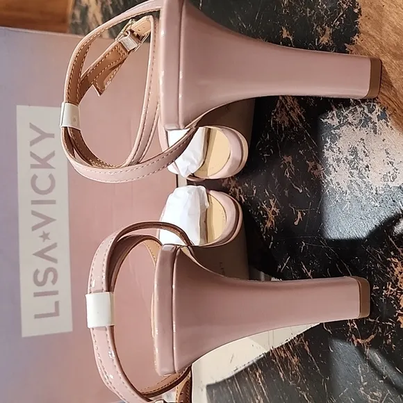Lisa Vicky Grace Patent Leather Ankle Strap Sandal Blush Size 9.5 NWB