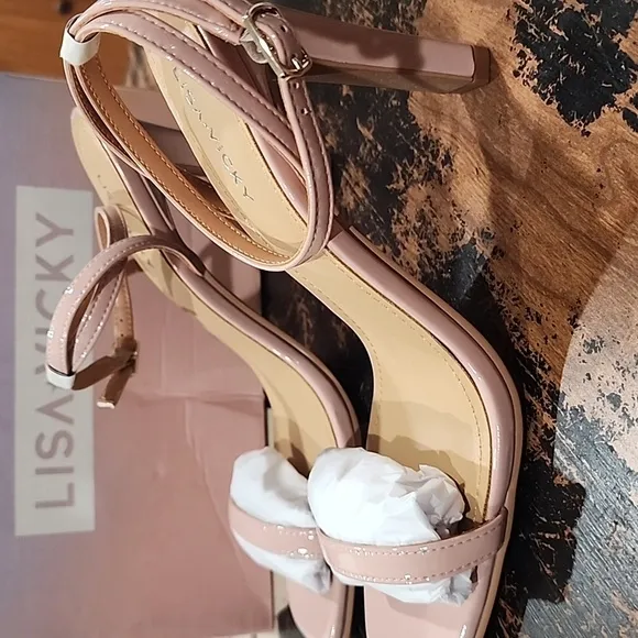 Lisa Vicky Grace Patent Leather Ankle Strap Sandal Blush Size 9.5 NWB
